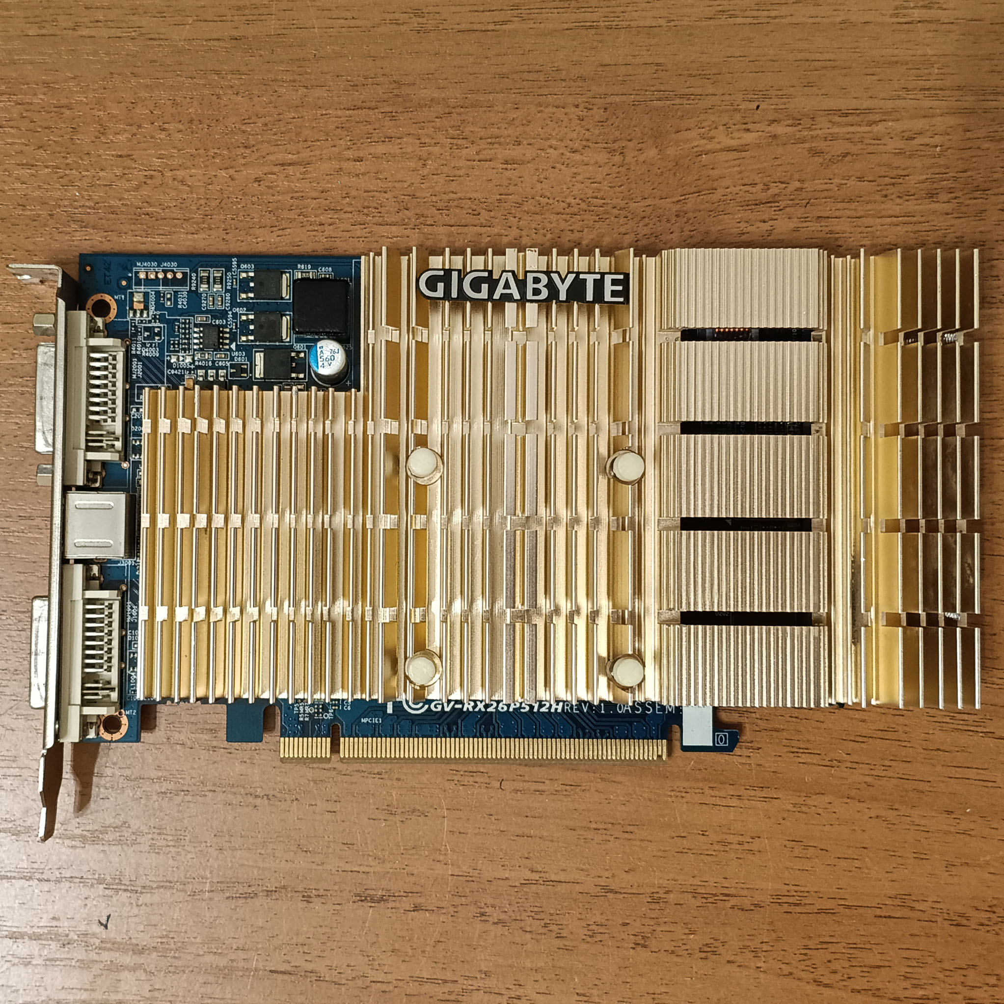 GIGABYTE GV-RX26P512H