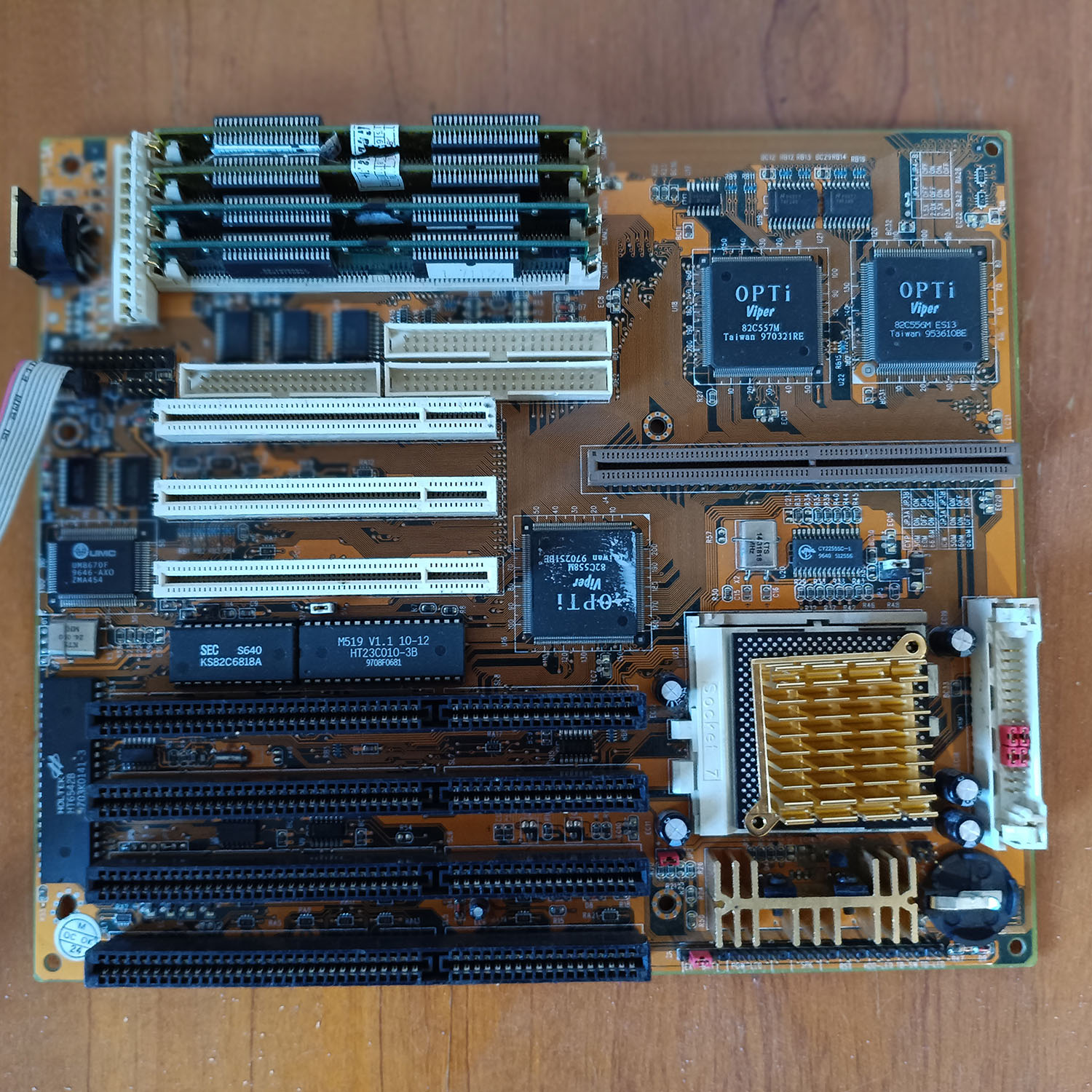 PCChips/Hsin Tech M519